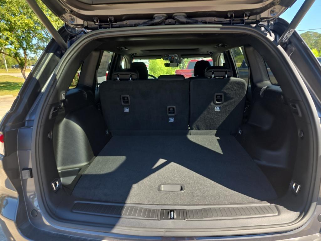 new 2025 Jeep Grand Cherokee car, priced at $37,915