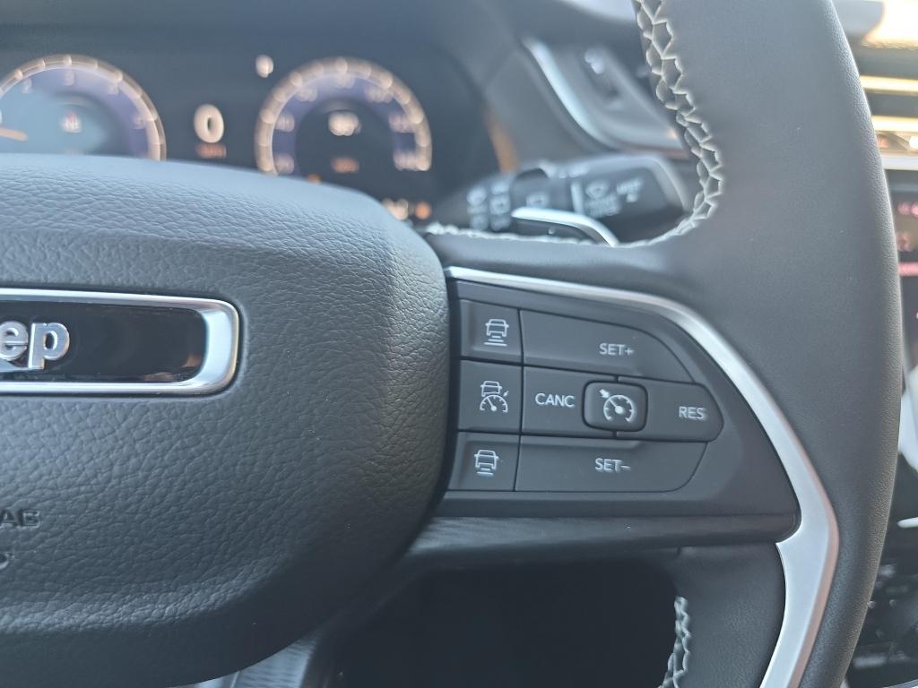 new 2025 Jeep Grand Cherokee car, priced at $37,915