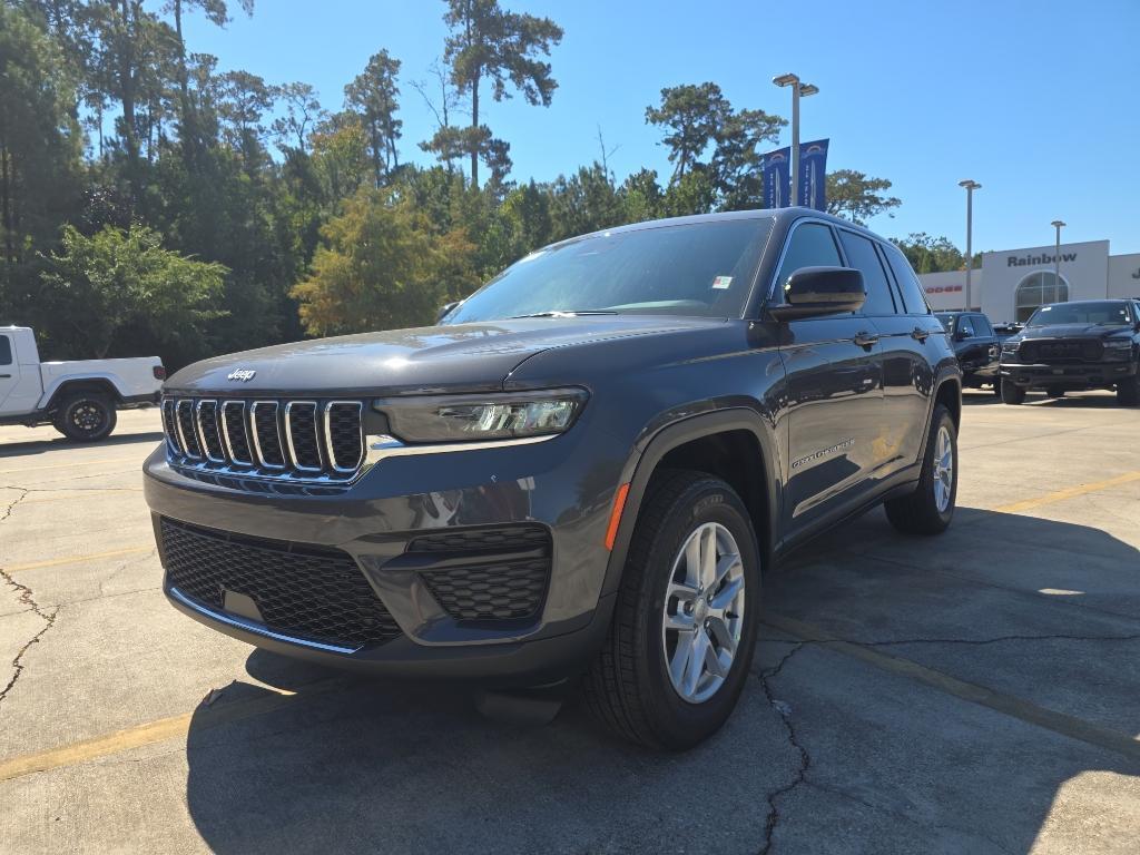 new 2025 Jeep Grand Cherokee car, priced at $37,915