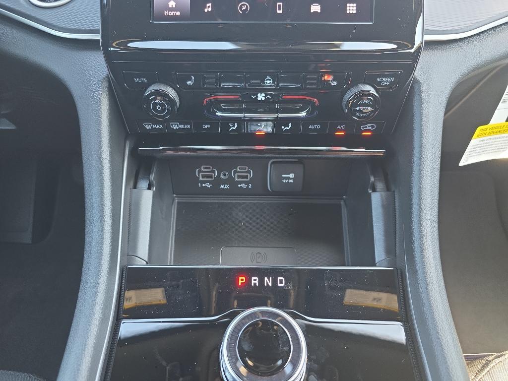 new 2025 Jeep Grand Cherokee car, priced at $37,915