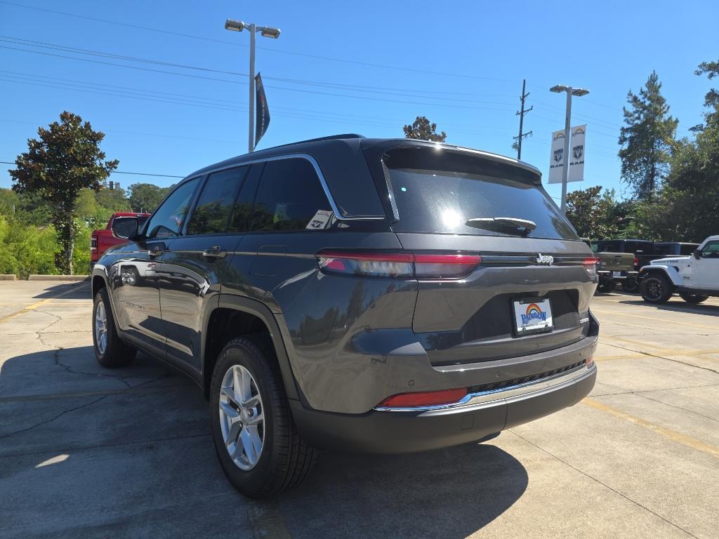 new 2025 Jeep Grand Cherokee car, priced at $37,915