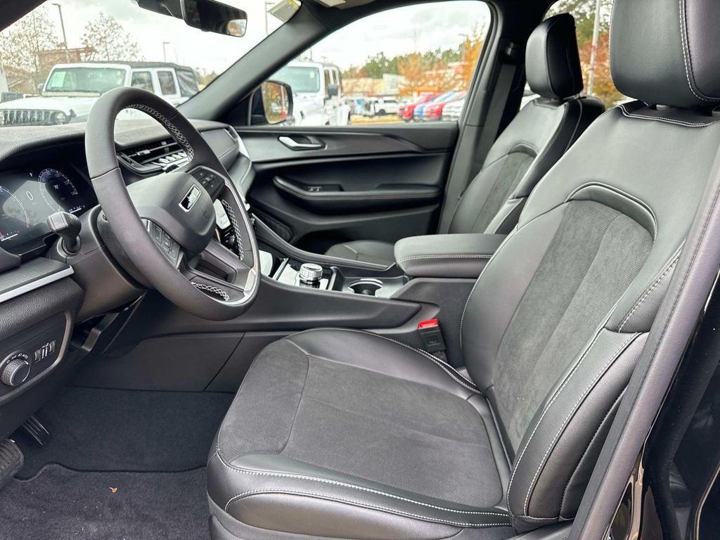 new 2025 Jeep Grand Cherokee L car, priced at $45,170