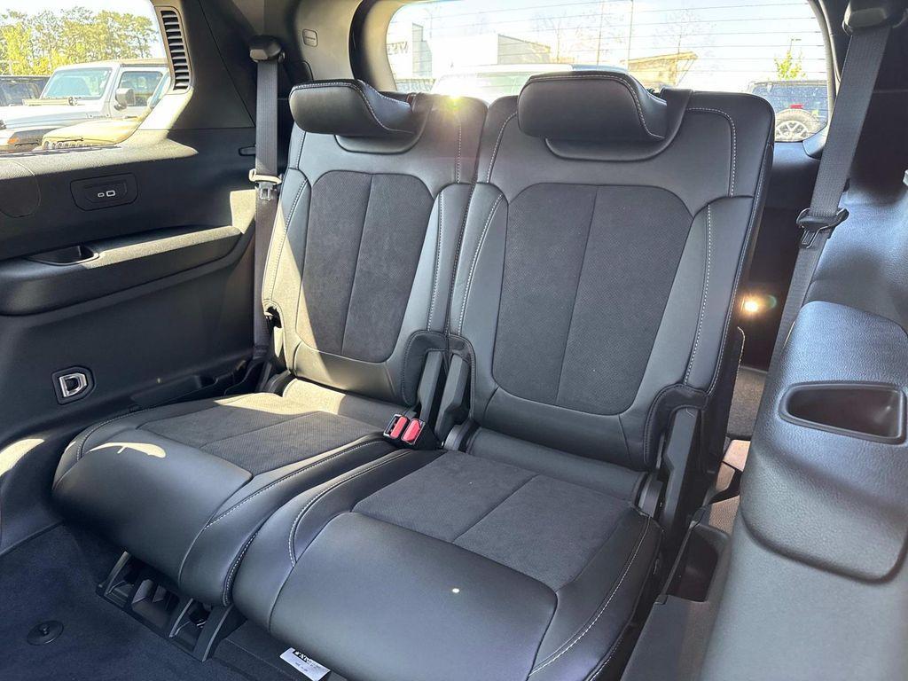 new 2025 Jeep Grand Cherokee L car, priced at $45,170