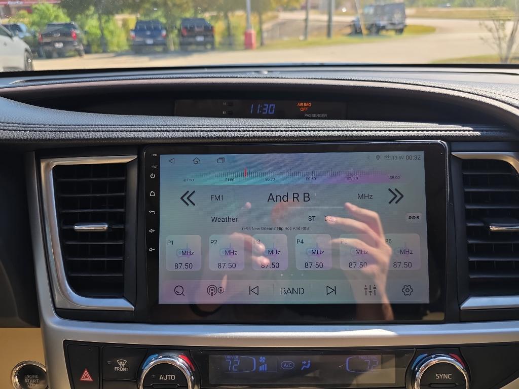 used 2014 Toyota Highlander car, priced at $14,995