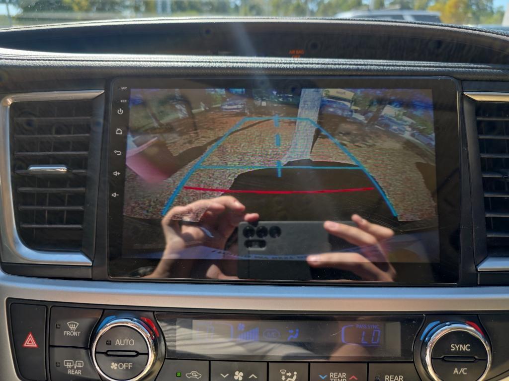 used 2014 Toyota Highlander car, priced at $14,995