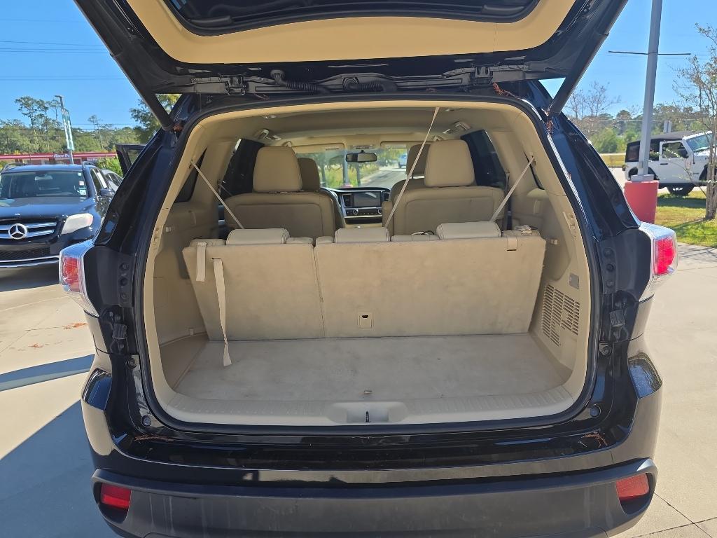 used 2014 Toyota Highlander car, priced at $14,995