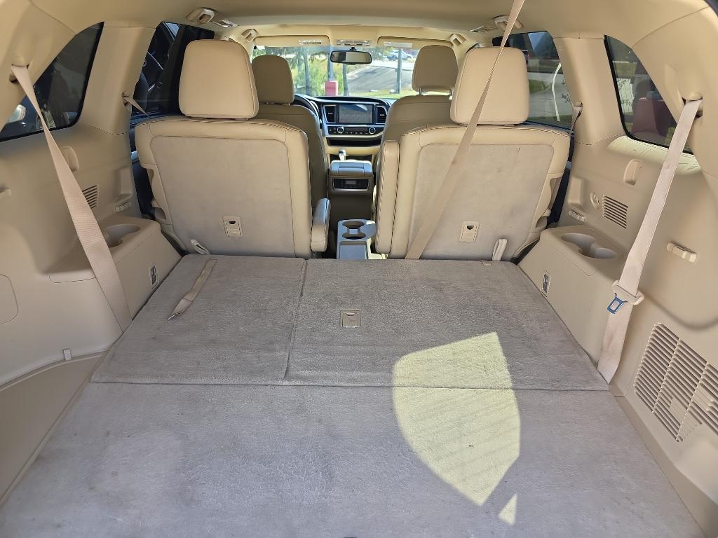 used 2014 Toyota Highlander car, priced at $14,995