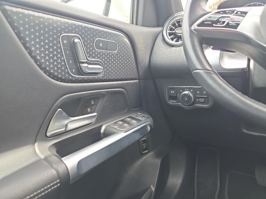 used 2024 Mercedes-Benz GLB 250 car, priced at $35,995