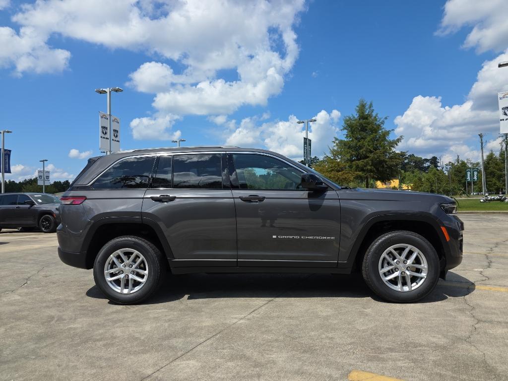 new 2025 Jeep Grand Cherokee car, priced at $35,925