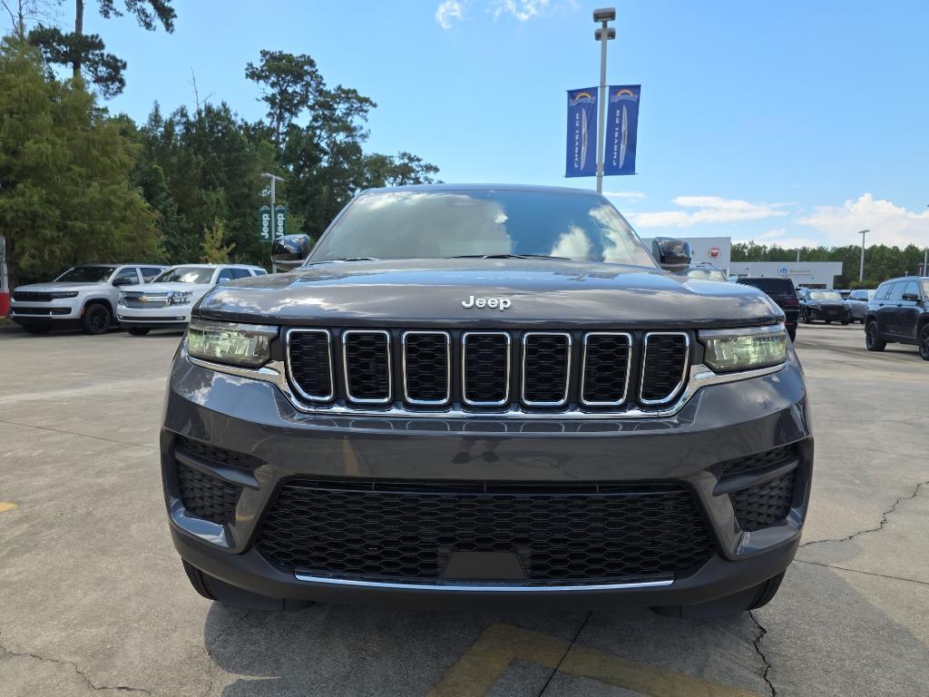 new 2025 Jeep Grand Cherokee car, priced at $35,925