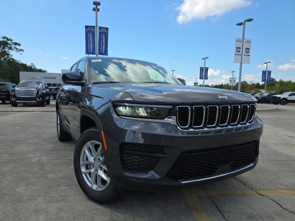 new 2025 Jeep Grand Cherokee car, priced at $35,925