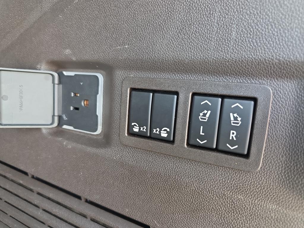 used 2023 GMC Yukon car, priced at $62,995