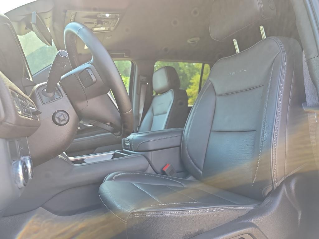 used 2023 GMC Yukon car, priced at $62,995