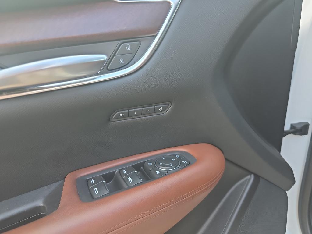 used 2022 Cadillac XT5 car, priced at $26,995