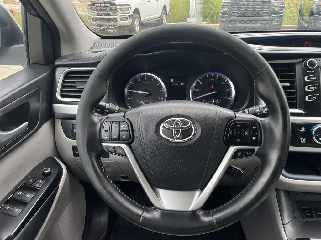 used 2017 Toyota Highlander car, priced at $9,985