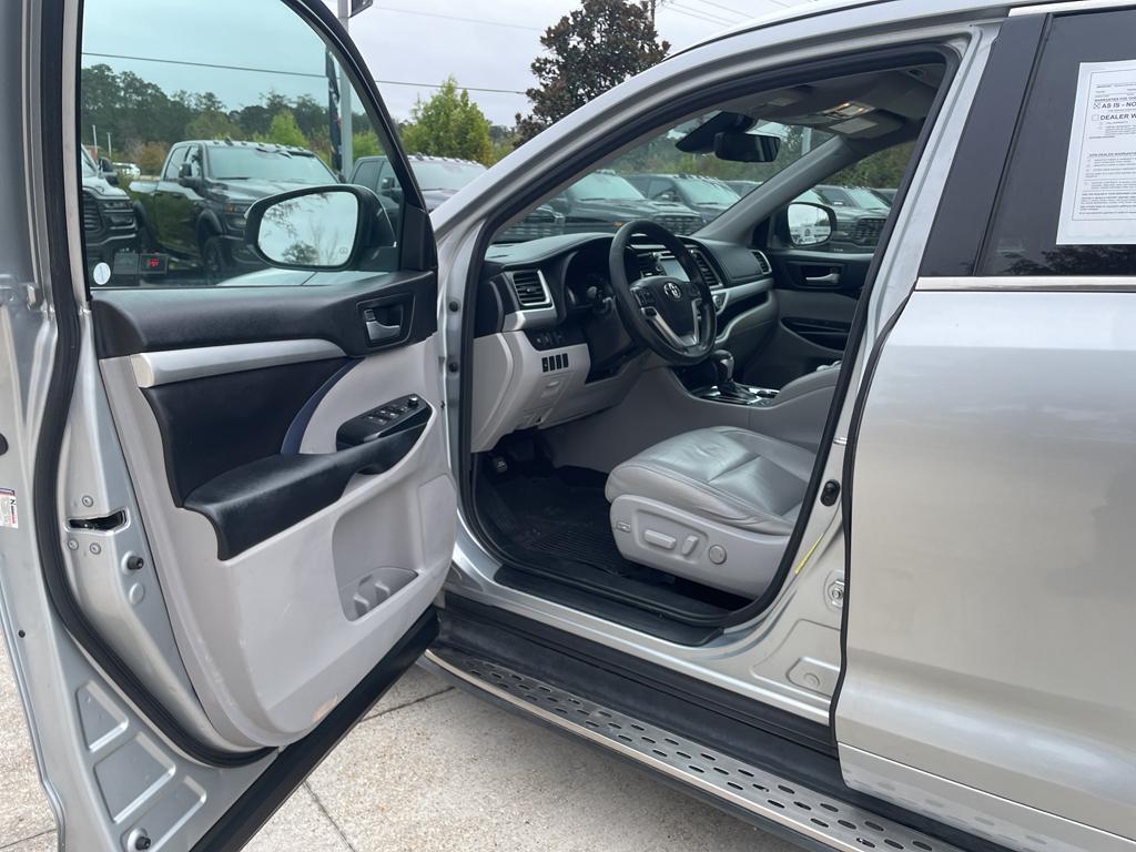 used 2017 Toyota Highlander car, priced at $9,985