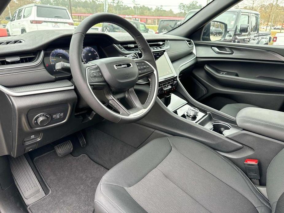 new 2025 Jeep Grand Cherokee car