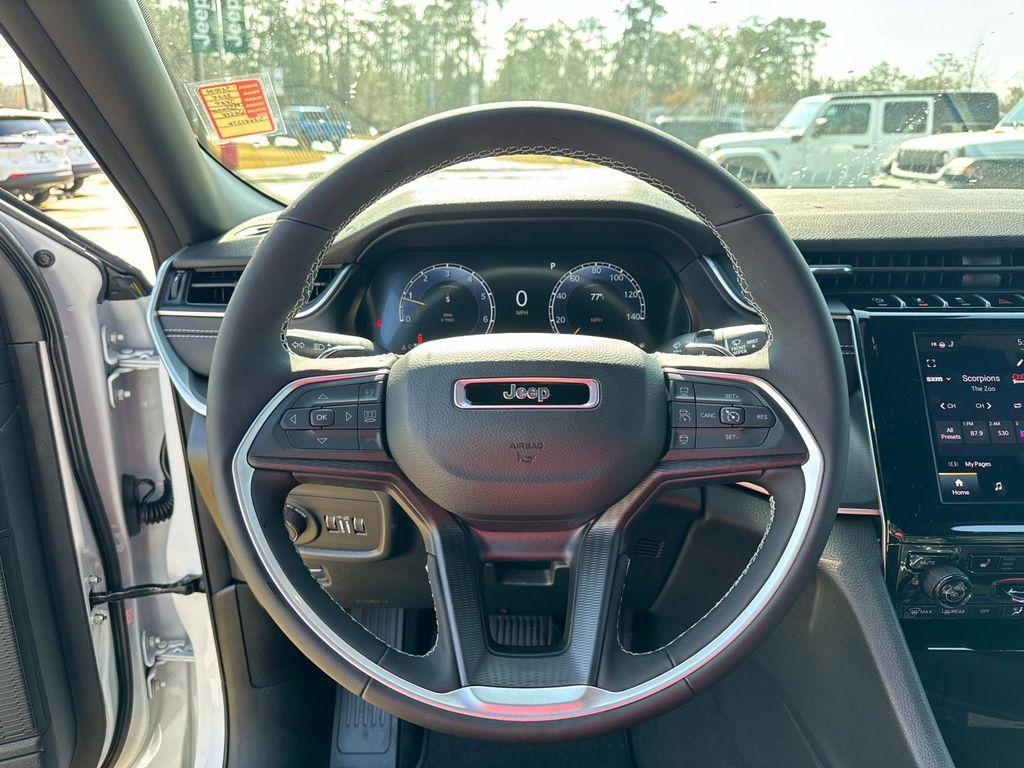 new 2025 Jeep Grand Cherokee L car, priced at $39,125