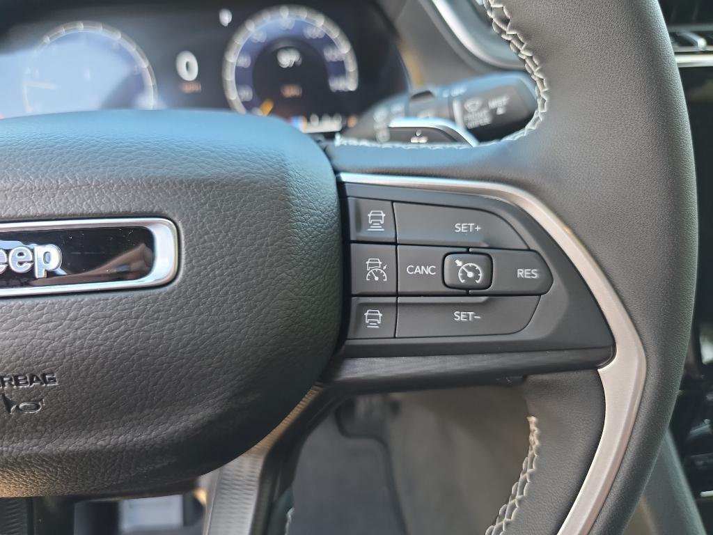 new 2025 Jeep Grand Cherokee car, priced at $38,570