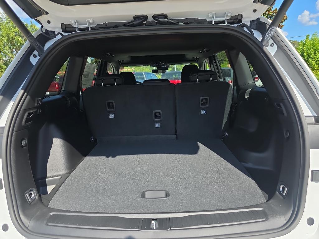 new 2025 Jeep Grand Cherokee car, priced at $38,570