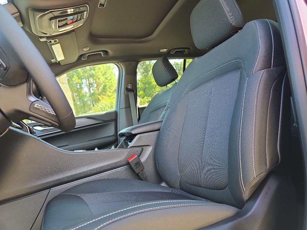 new 2025 Jeep Grand Cherokee car, priced at $38,570