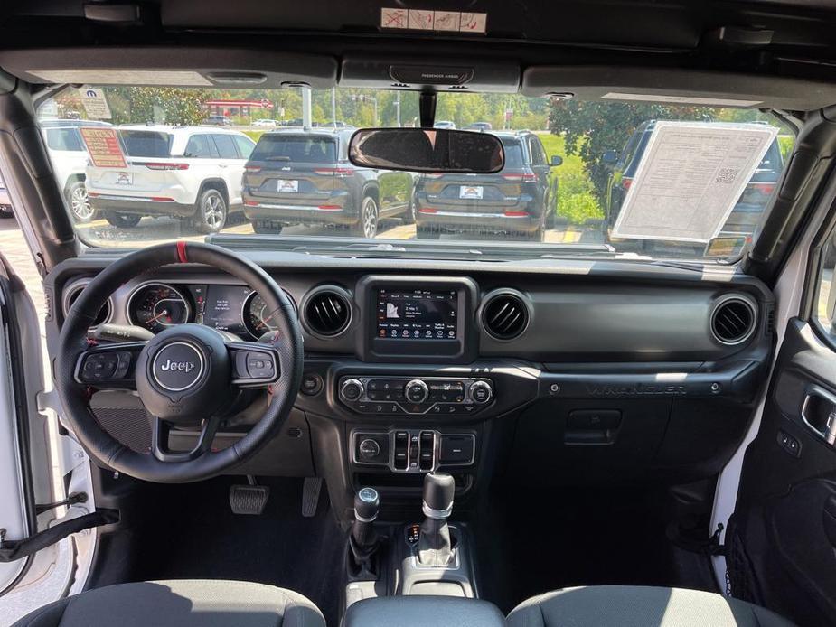 used 2020 Jeep Wrangler Unlimited car, priced at $33,275