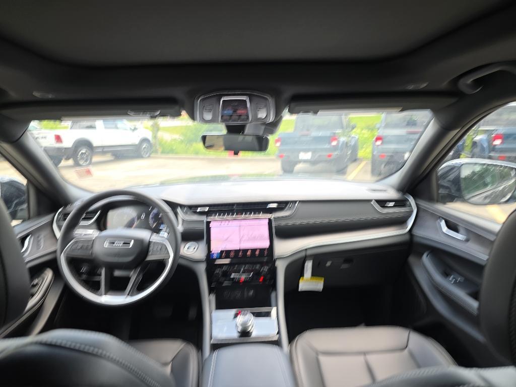 new 2025 Jeep Grand Cherokee car, priced at $46,535