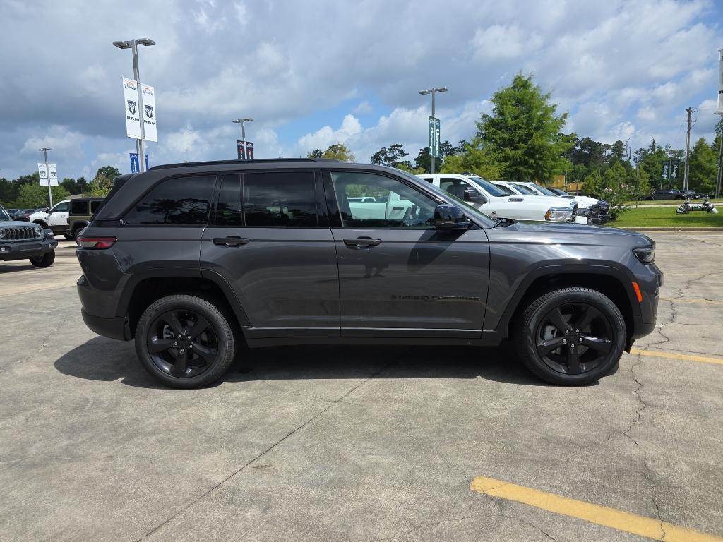 new 2025 Jeep Grand Cherokee car, priced at $46,535