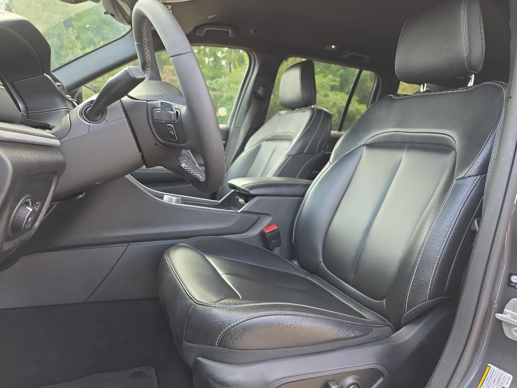 used 2024 Jeep Grand Cherokee car, priced at $31,495
