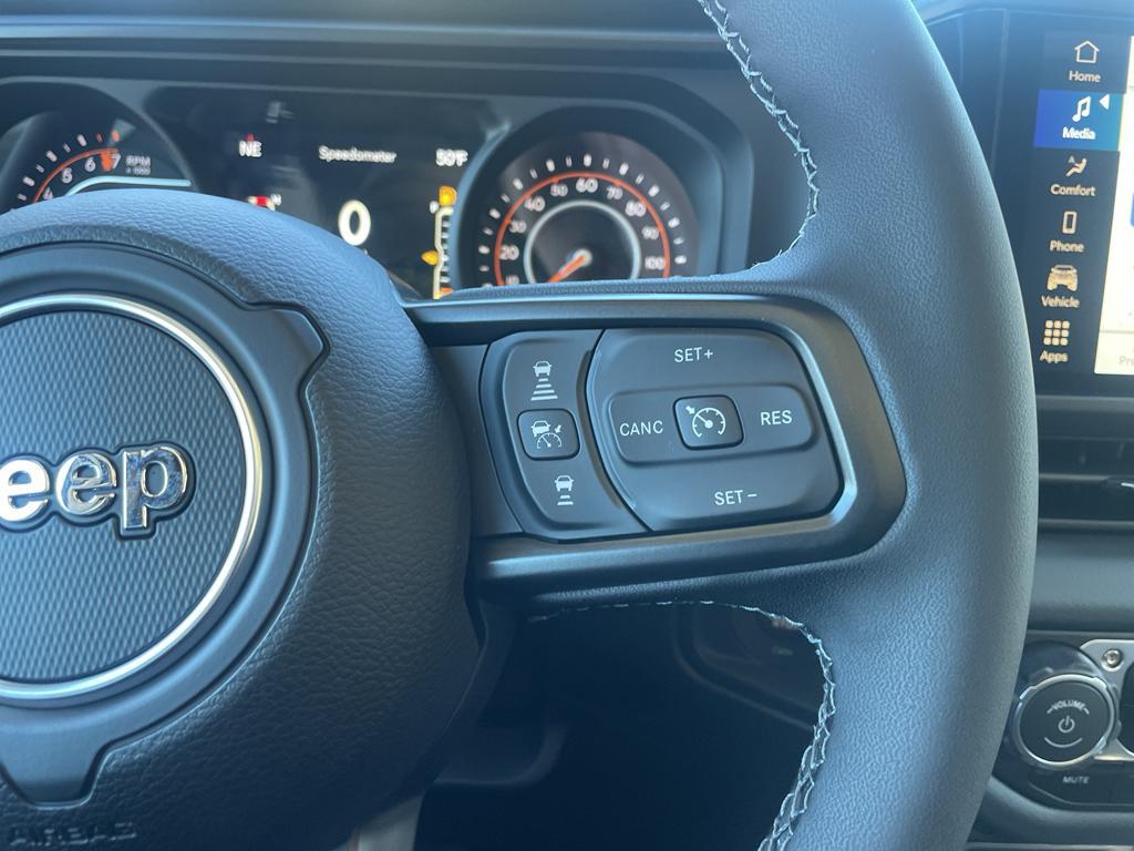 new 2025 Jeep Gladiator car, priced at $42,895