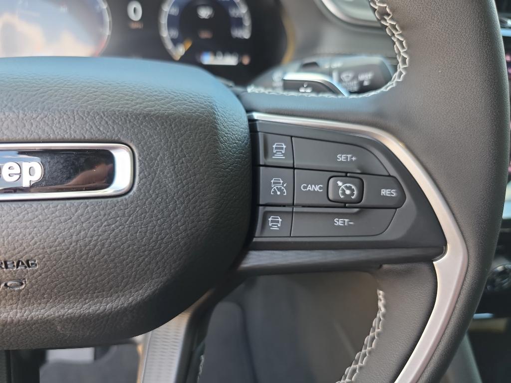 new 2025 Jeep Grand Cherokee car, priced at $39,165