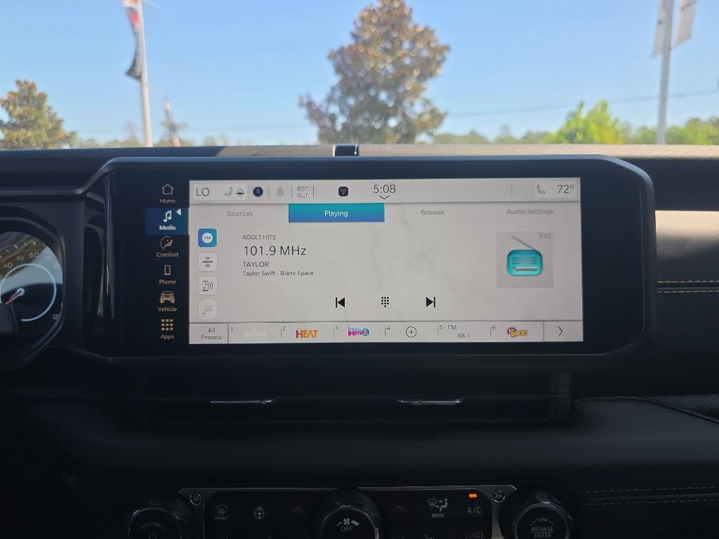 new 2025 Jeep Gladiator car, priced at $44,230