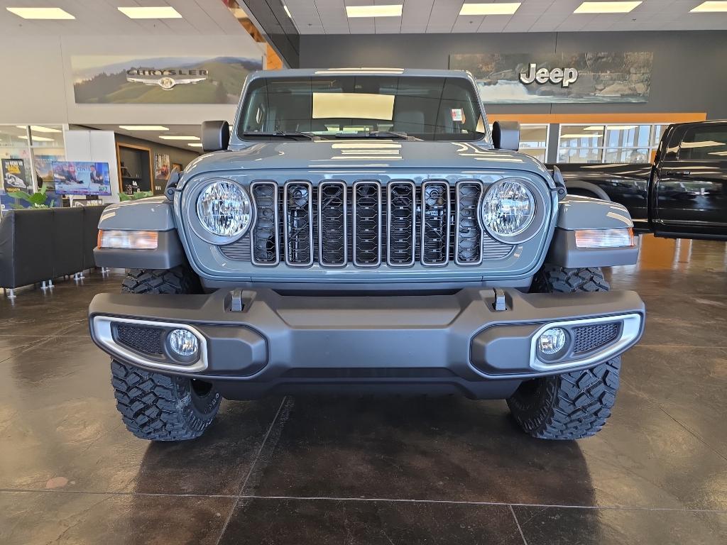 new 2025 Jeep Gladiator car, priced at $45,450