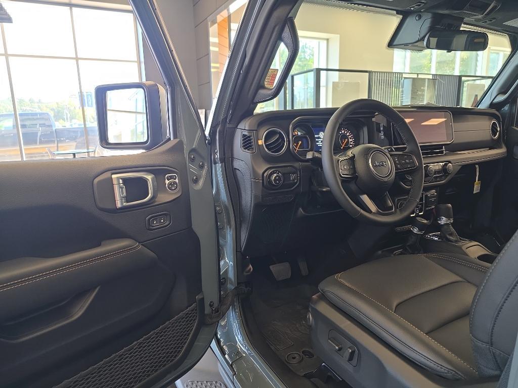 new 2025 Jeep Gladiator car, priced at $45,450