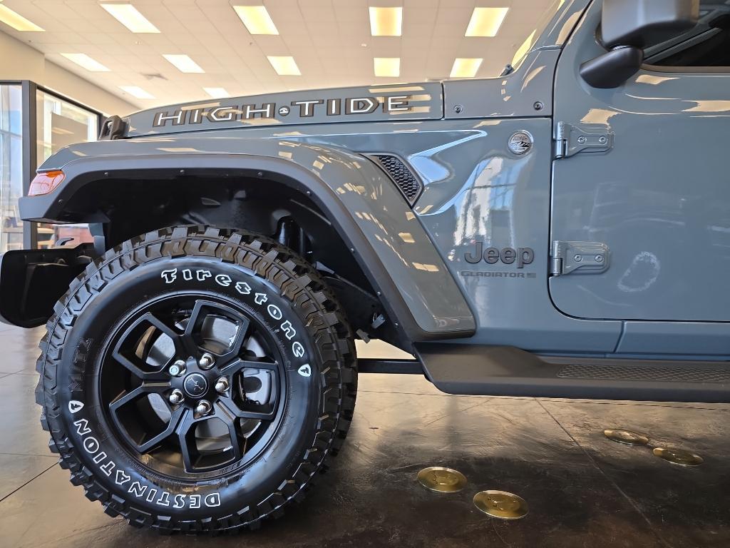 new 2025 Jeep Gladiator car, priced at $45,450