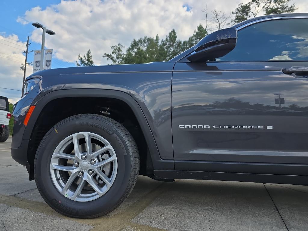 new 2025 Jeep Grand Cherokee car, priced at $39,165