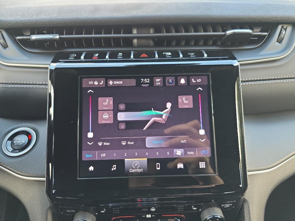 new 2025 Jeep Grand Cherokee car, priced at $39,165