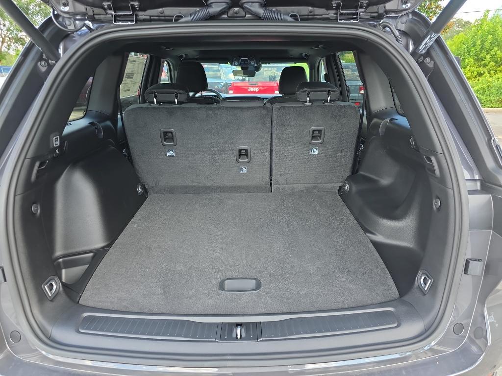 new 2025 Jeep Grand Cherokee car, priced at $39,165