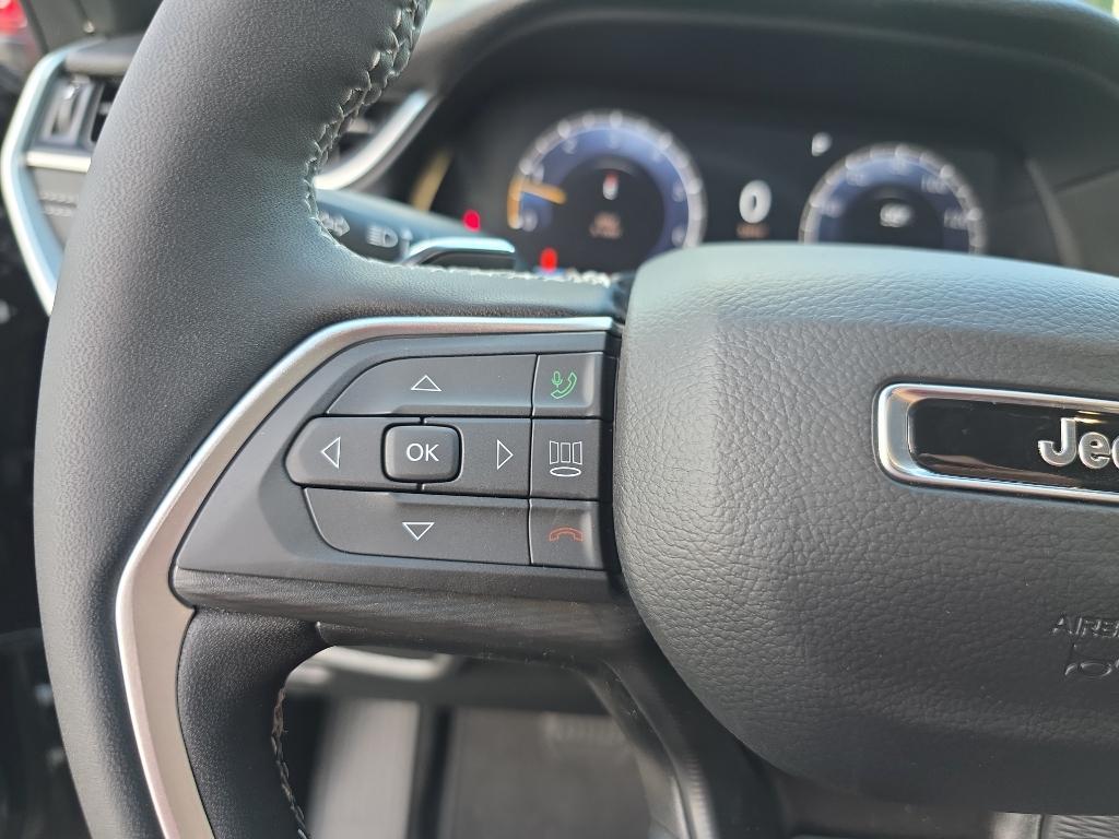 new 2025 Jeep Grand Cherokee car, priced at $39,165