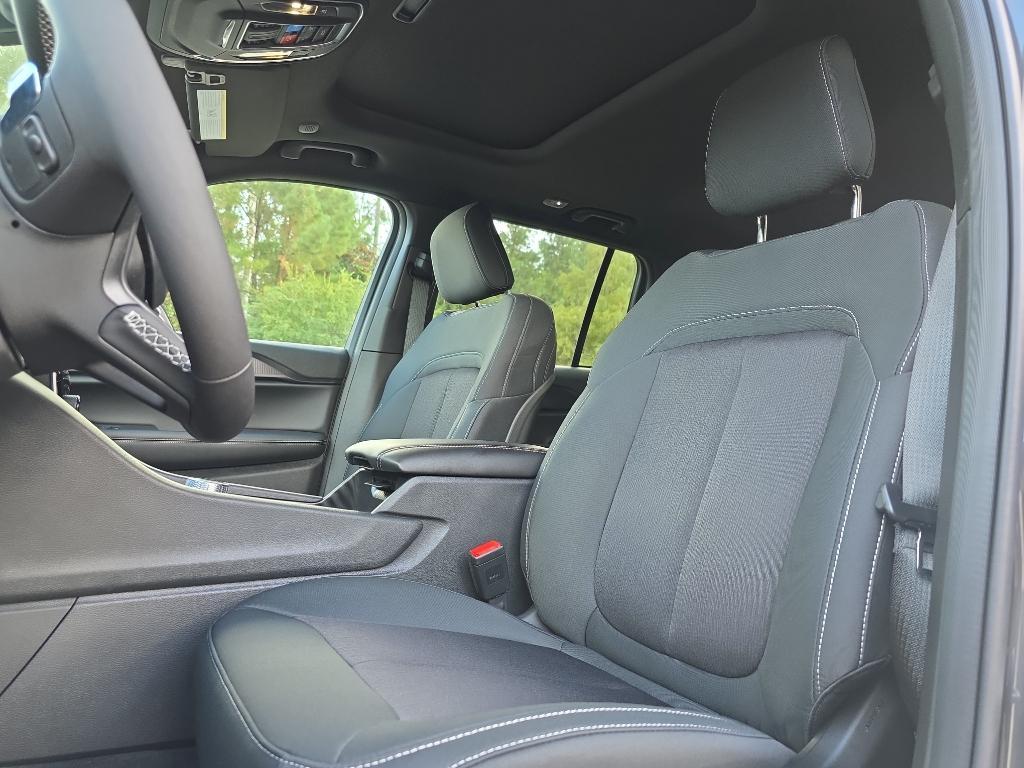 new 2025 Jeep Grand Cherokee car, priced at $39,165