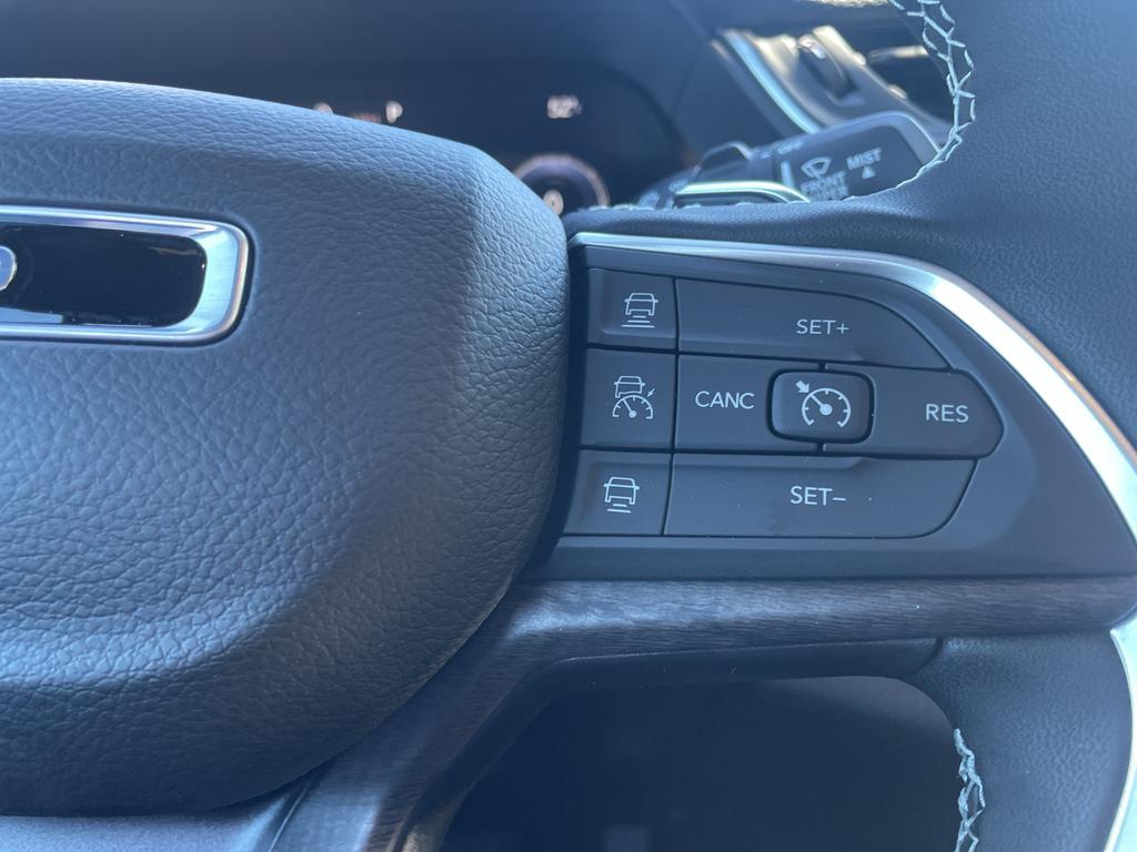 new 2025 Jeep Grand Cherokee L car, priced at $43,725