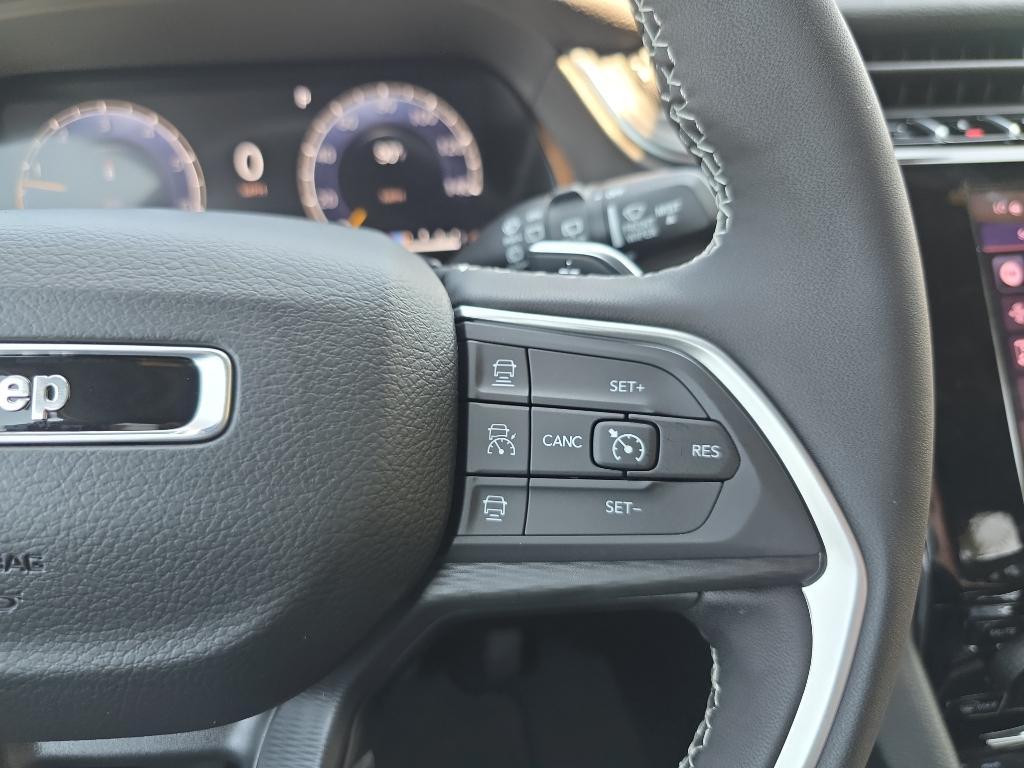 new 2025 Jeep Grand Cherokee car, priced at $38,170