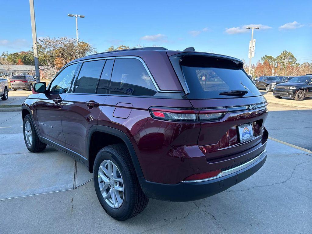 new 2025 Jeep Grand Cherokee car, priced at $37,170