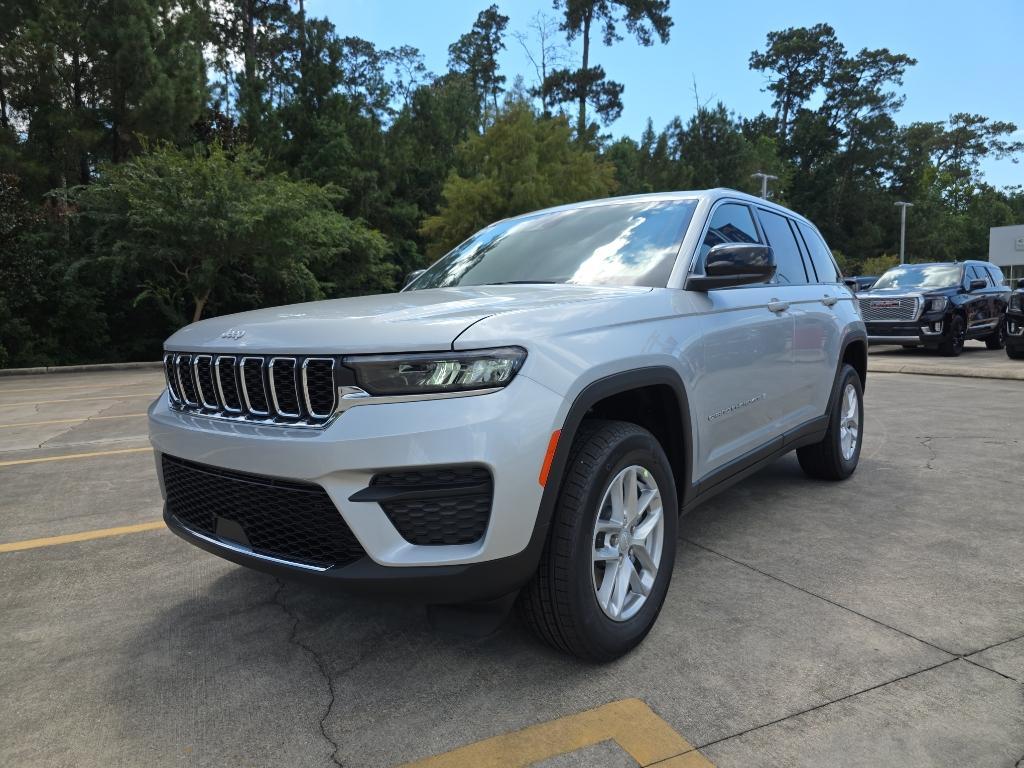 new 2025 Jeep Grand Cherokee car, priced at $38,170