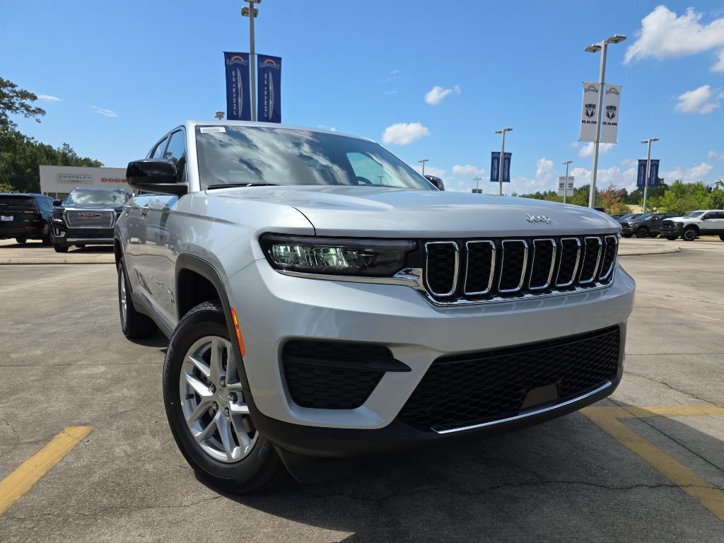 new 2025 Jeep Grand Cherokee car, priced at $38,170