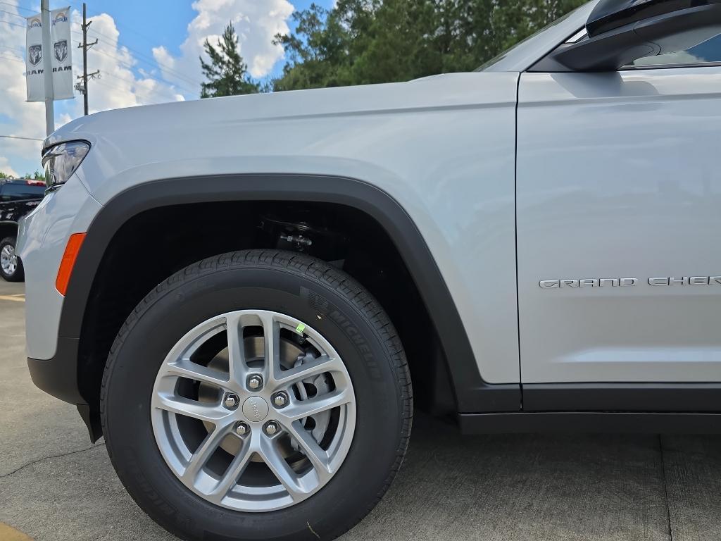 new 2025 Jeep Grand Cherokee car, priced at $38,170