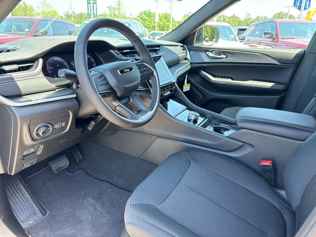 new 2025 Jeep Grand Cherokee L car, priced at $39,920
