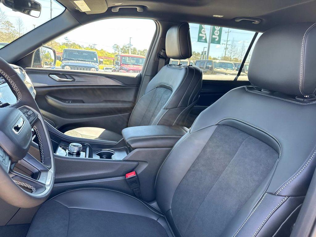 new 2025 Jeep Grand Cherokee L car, priced at $44,870
