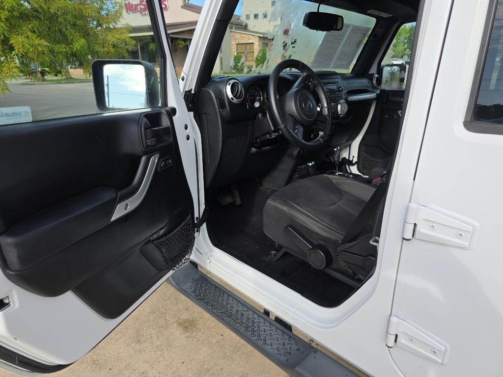 used 2015 Jeep Wrangler Unlimited car, priced at $16,995