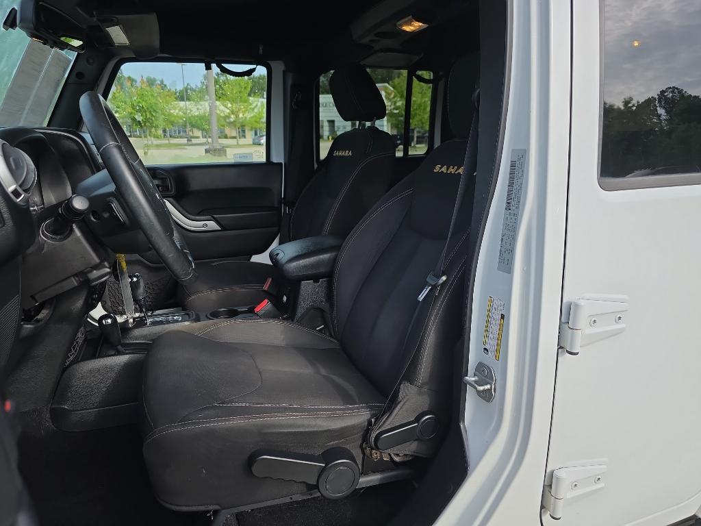 used 2015 Jeep Wrangler Unlimited car, priced at $16,995